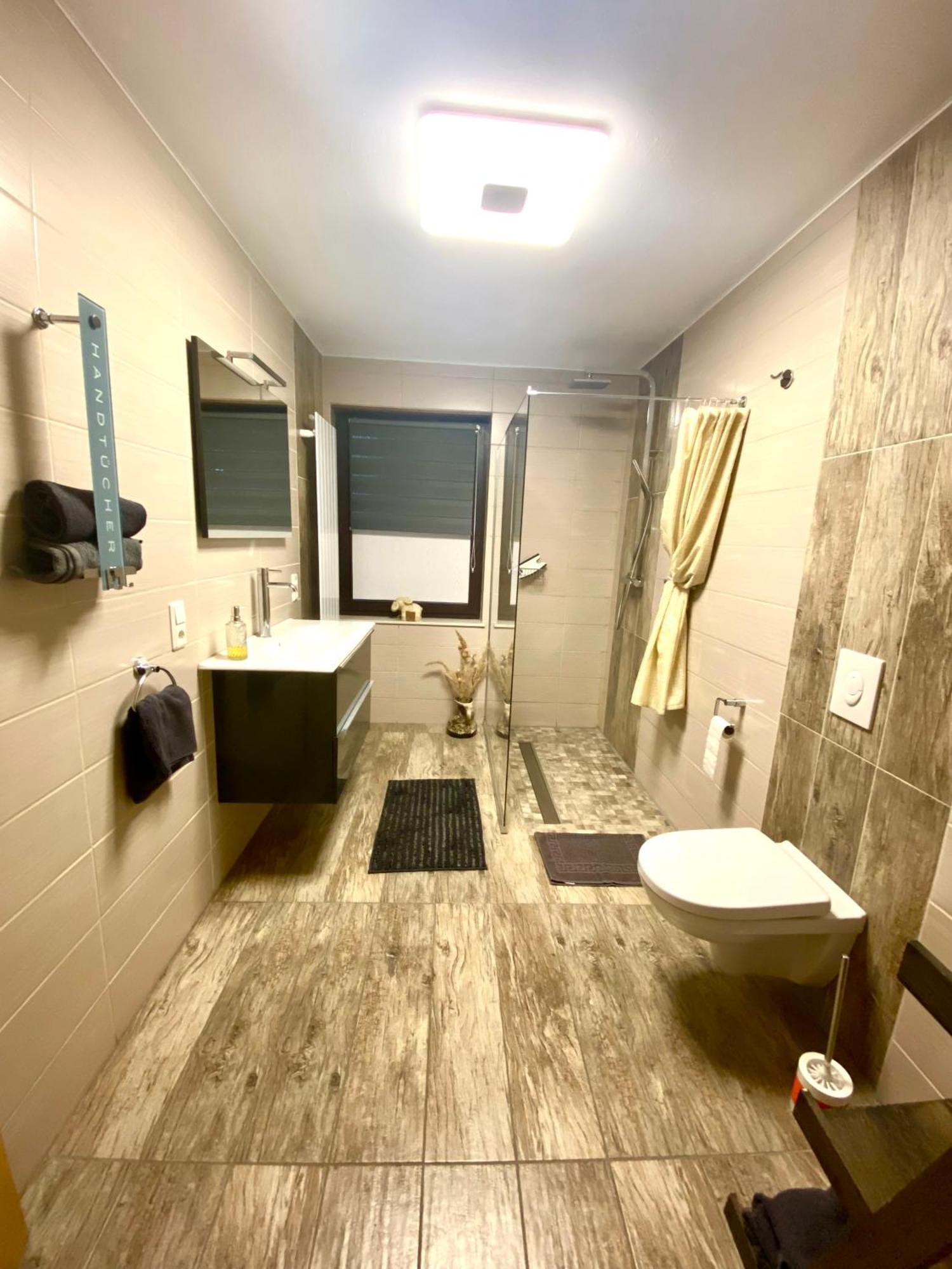 Ferienwohnung Zum Koenig Bremm Ngoại thất bức ảnh